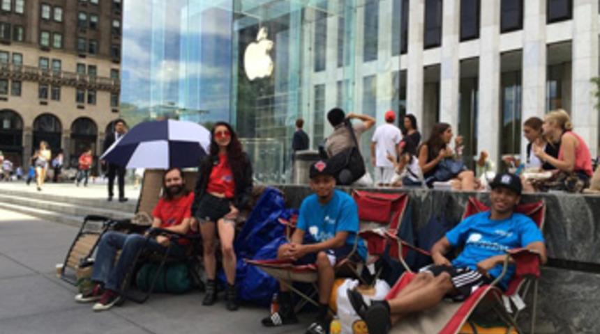 iPhone 6 için nöbet tutuyorlar