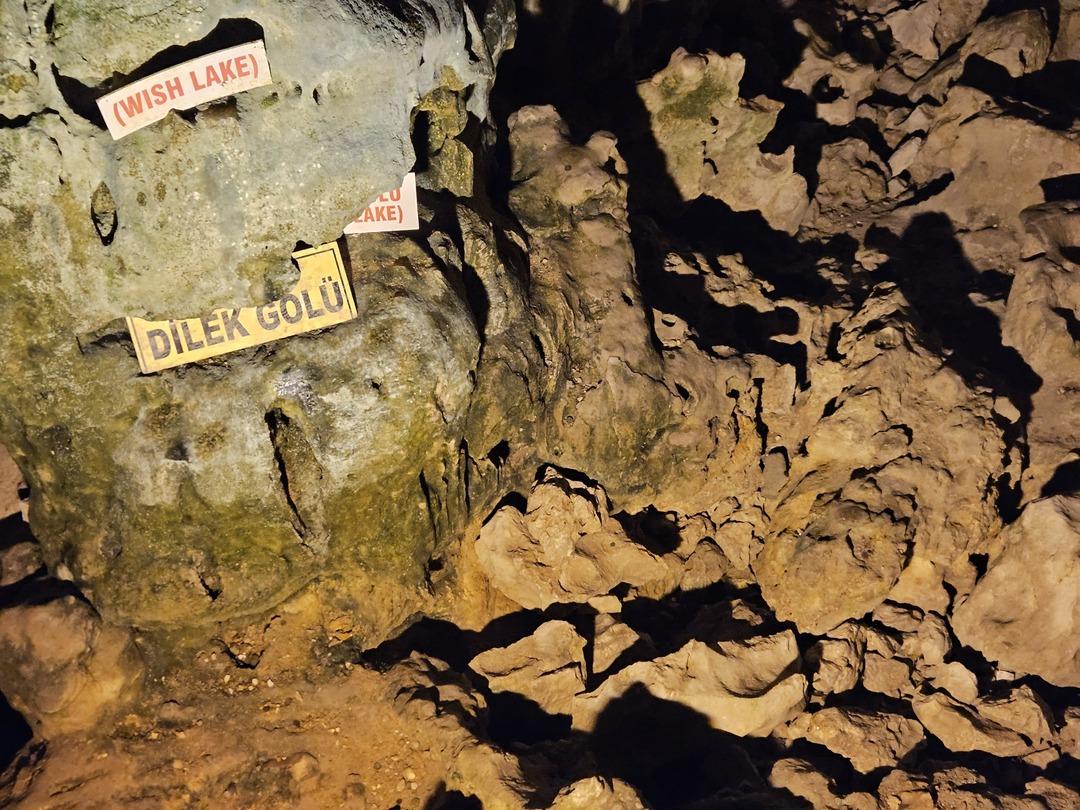 Turizme a&ccedil;ılan ilk  labirent mağara ! Efsanelerle anılan aşk iksiri: Artık kağıt para atılıyor 5