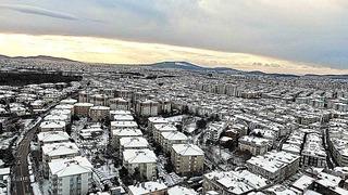 İstanbul’un yüksek kesimleri beyaza büründü