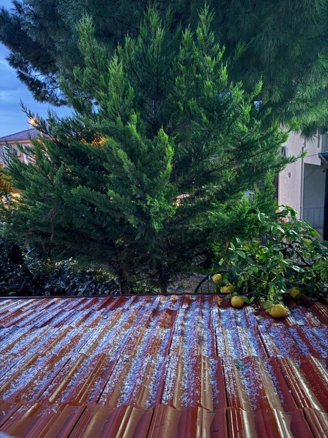 Urla&rsquo;da kar yağışı etkili oldu 1