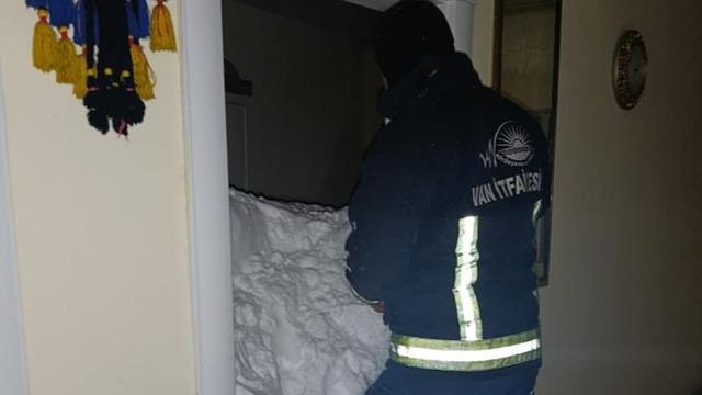 Van'da çığ kabusu! Acı haber geldi, 20 ev tahliye edildi