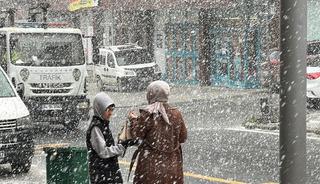 İstanbul&rsquo;da lapa lapa yağıyor: U&ccedil;uşlar iptal mi?