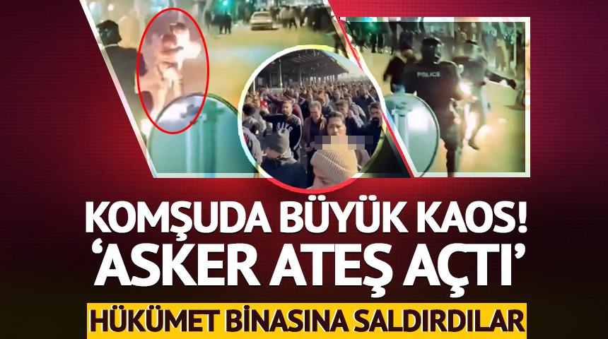İran&rsquo;da kaos! 'Protestocular h&uuml;k&uuml;met binasına saldırdı, asker ateş a&ccedil;tı'