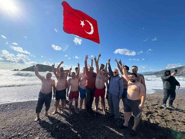 Mersin de yeni yıl geleneği bozulmadı 3