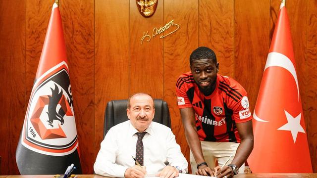 Gaziantep FK'da şok ayrılık! Badou Ndiaye ile yollar ayrıldı