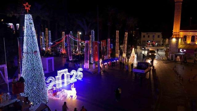 Bodrum'da meydanın ışıltısı fotoğraf karelerine böyle yansıdı