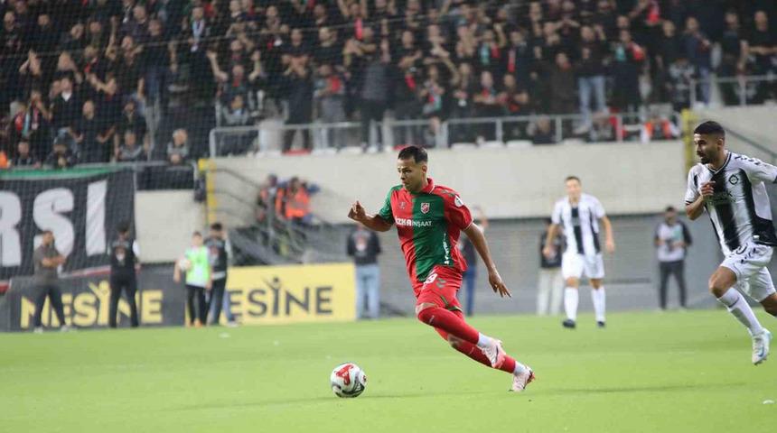 Karşıyaka&rsquo;da Mehmet G&uuml;neş&rsquo;le yollar ayrıldı