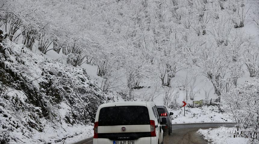 Karadeniz'deki 3 ilde 233 k&ouml;y yolu ulaşıma kapandı