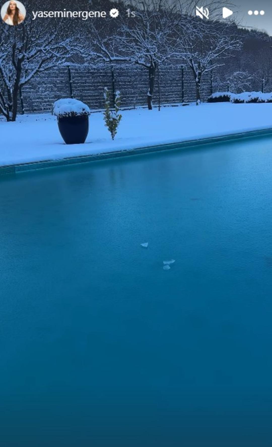 Boşanır boşanmaz l&uuml;ks siteye taşındı! Yasemin Ergene nin kar manzarası mest etti  3