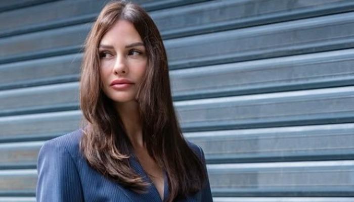 Boşanır boşanmaz l&uuml;ks siteye taşındı! Kar manzarası mest etti