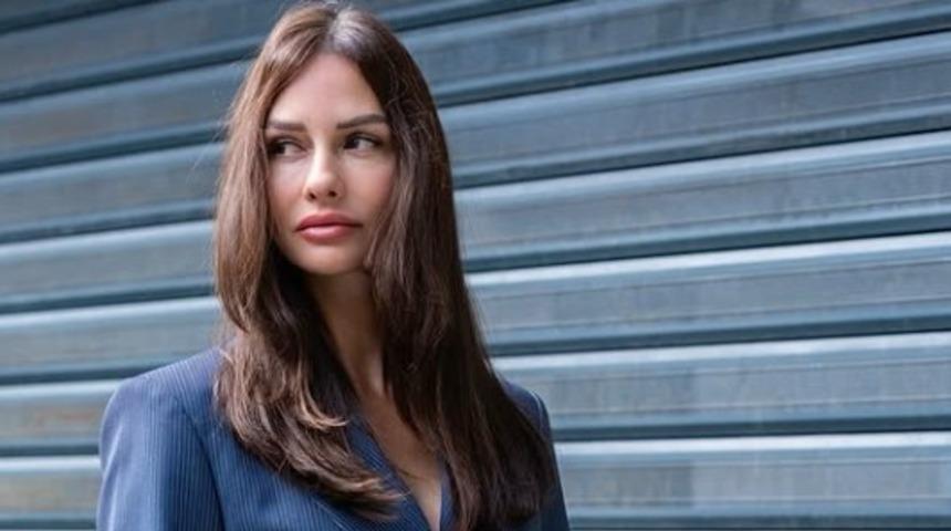 Boşanır boşanmaz l&uuml;ks siteye taşındı! Yasemin Ergene'nin kar manzarası mest etti 