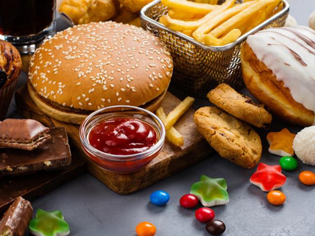 Zehirleyen, zararlı yiyecekler belli oldu! &Uuml;nl&uuml; kalp cerrahı a&ccedil;ıkladı