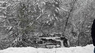 Gümüşhane’de ambulans dere yatağına yuvarlandı