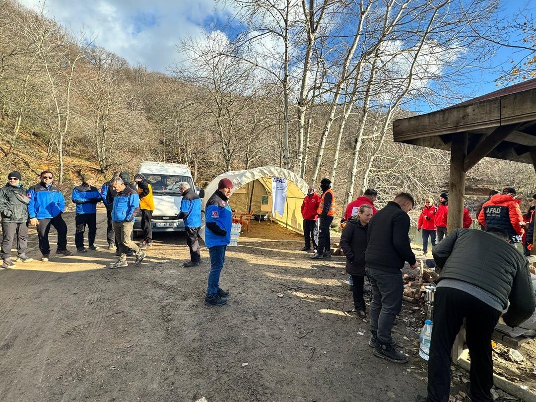 Elif Kumal nerede? Kamp i&ccedil;in gittiler, ortadan yok oldu... Sevgilisinin y&uuml;z&uuml;nde tırnak izi detayı 2