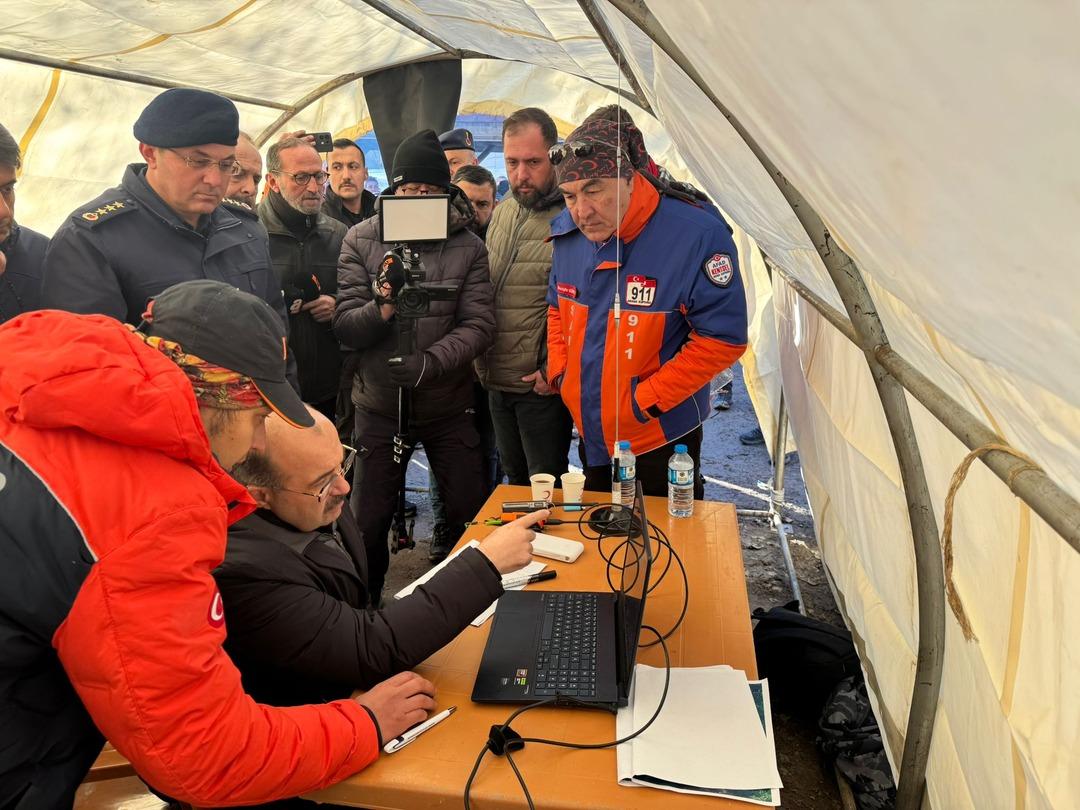 Elif Kumal nerede? Kamp i&ccedil;in gittiler, ortadan yok oldu... Sevgilisinin y&uuml;z&uuml;nde tırnak izi detayı 3