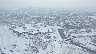 Son dakika: Yoğun yağışın etkili olduğu Kars'ta kar manzarası dronla g&ouml;r&uuml;nt&uuml;lendi