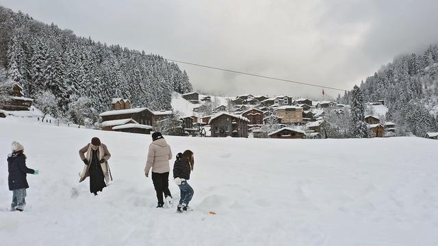 Rize'de Ayder Yaylası'nda yılbaşı yoğunluğu yaşanıyor
