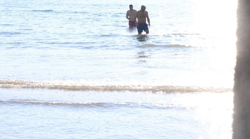 Yılın ilk g&uuml;n&uuml;n&uuml; denizde karşıladılar