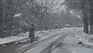 Karab&uuml;k'te eğitim-&ouml;ğretime kar engeli