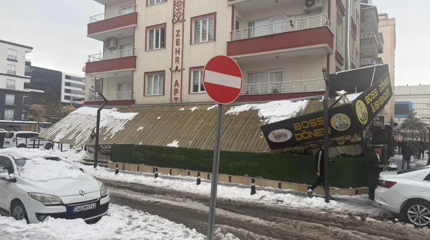 Batman&rsquo;da kar nedeniyle iş yerlerin sundurması &ccedil;&ouml;kt&uuml;