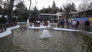 Kar yağışını fırsata &ccedil;eviren Ankaralılar parklara akın etti