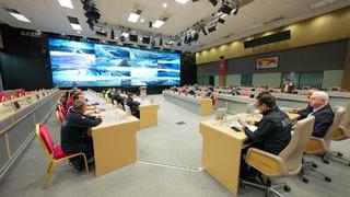 Son dakika: İstanbul Valisi G&uuml;l, AFAD'da karla m&uuml;cadele &ccedil;alışmalarını takip etti