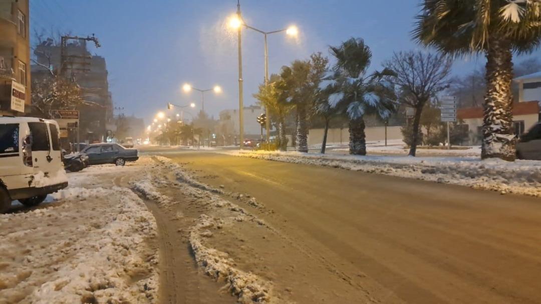 Yeni yıl kar yağışıyla başladı! &Ccedil;ok sayıda ilde okullar tatil edildi! A&ccedil;ıklamalar peş peşe geldi 8