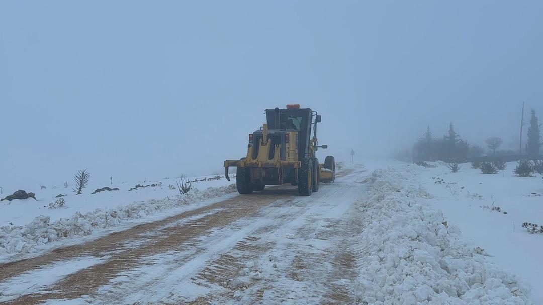 Şanlıurfa da rekor karla mücadele: Bin 554 kilometrelik yol ağı ulaşıma açıldı 2