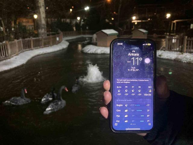 Ankara adeta buz kesti! Kar yağışı sonrası eksi 11 dereceye kadar düştü 5