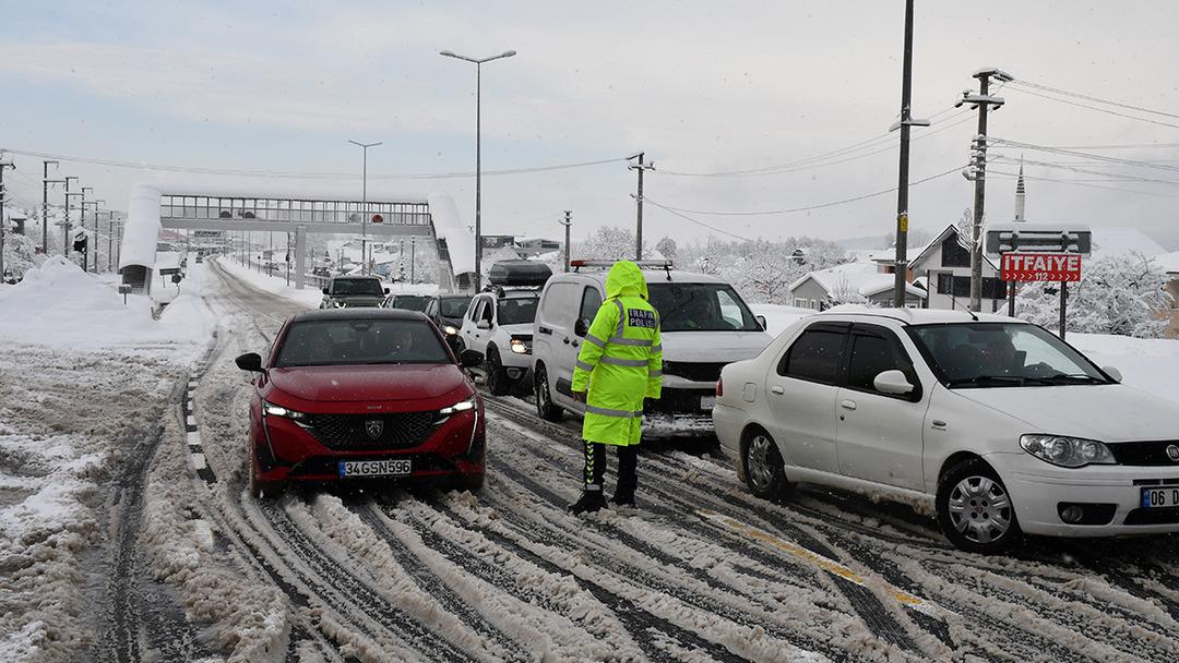 Kar yağışı bitti derken geri geliyor! Marmara i&ccedil;in yeni tarih verildi 2