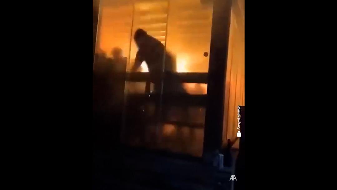 Yer: İsvi&ccedil;re...  &Uuml;lkenin en k&ouml;t&uuml; trajedisinde  bilan&ccedil;o ağırlaşıyor: 47 &ouml;l&uuml;! Yangının ilk anları ortaya &ccedil;ıktı 7