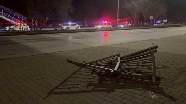 Eskişehir’de feci kaza: 1’i ağır 2 yaralı 3