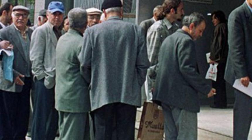 Yüzbinlerce kişiye emeklilik yolu açılıyor