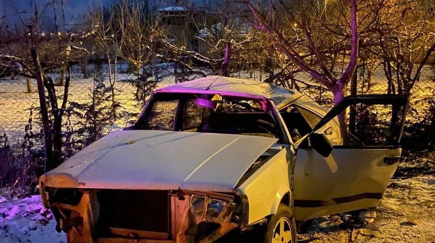 Bursa'da otomobil tarlaya u&ccedil;tu: 1 yaralı