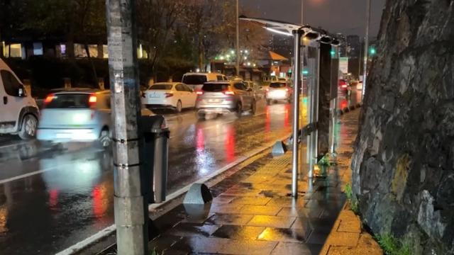 1 aylık bebeği Esenler'de otobüs durağına bıraktılar!