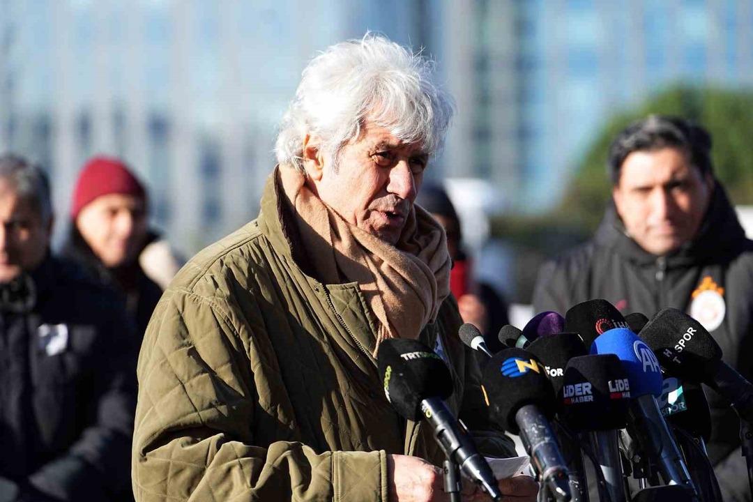 Galatasaray dan G&ouml;kmen &Ouml;zdenak a veda! Cenaze stadyuma getirildi 4