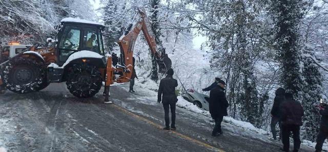Ordu&rsquo;da karla m&uuml;cadele: Kardan kapanan 510 mahalle yolu ulaşıma a&ccedil;ıldı 5