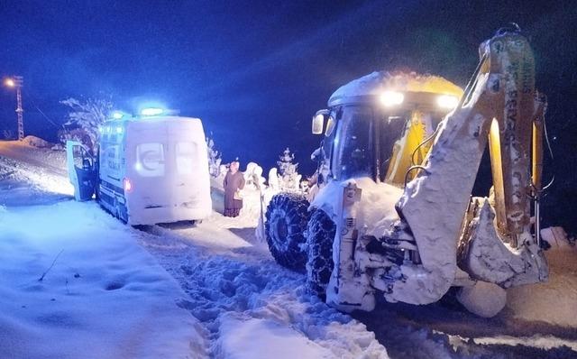 Ordu&rsquo;da karla m&uuml;cadele: Kardan kapanan 510 mahalle yolu ulaşıma a&ccedil;ıldı 2