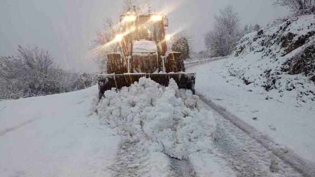 Ordu’da karla mücadele: Kardan kapanan 510 mahalle yolu ulaşıma açıldı