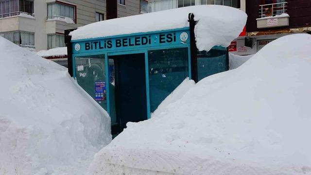 Bitlis kara g&ouml;m&uuml;ld&uuml;: 294 k&ouml;y yolu ulaşıma kapandı 8
