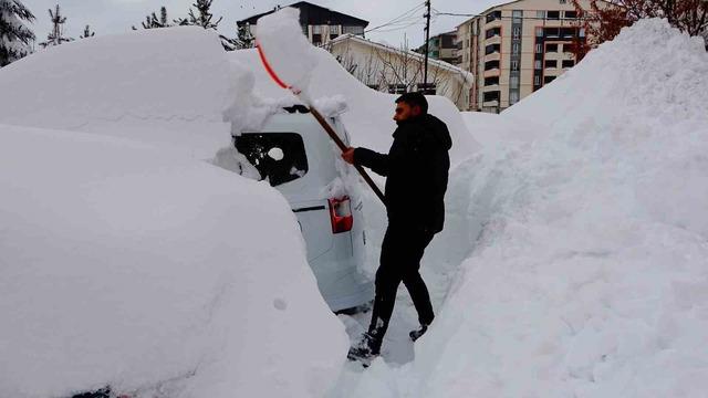 Bitlis kara g&ouml;m&uuml;ld&uuml;: 294 k&ouml;y yolu ulaşıma kapandı 6