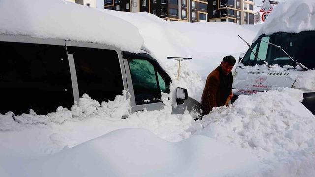 Bitlis kara g&ouml;m&uuml;ld&uuml;: 294 k&ouml;y yolu ulaşıma kapandı 1