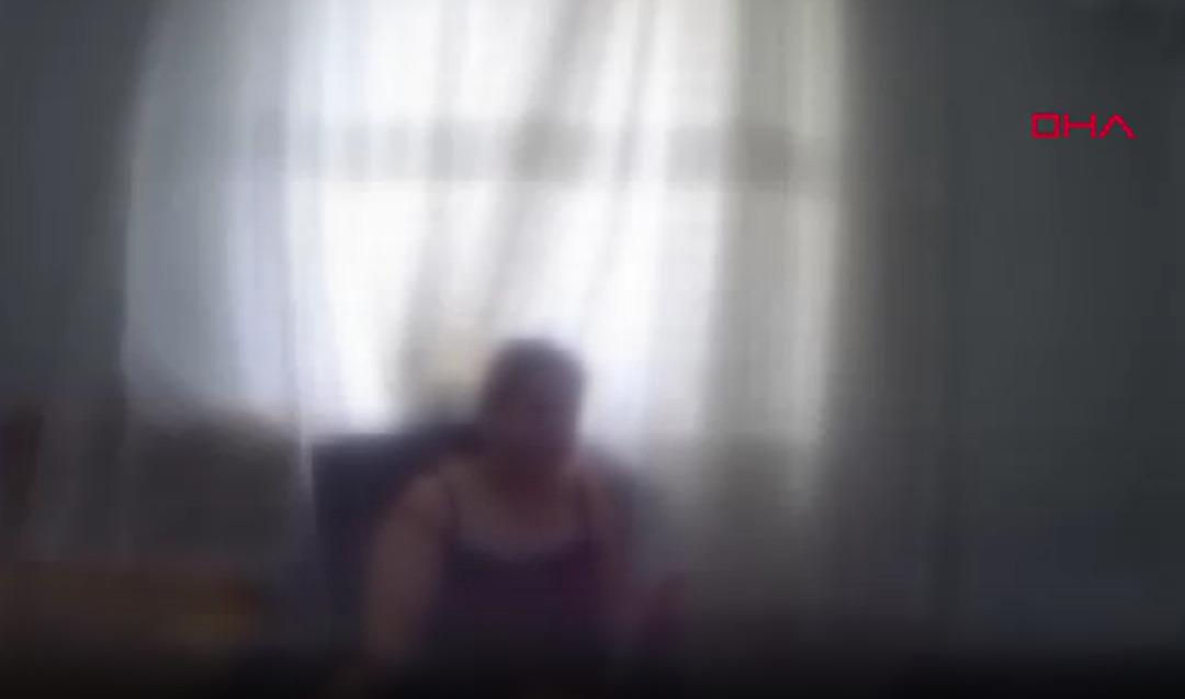 Anne şiddetini gizli kamera kaydetti! Tokat attı, terlikle vurdu, ayağından tutup fırlattı 2