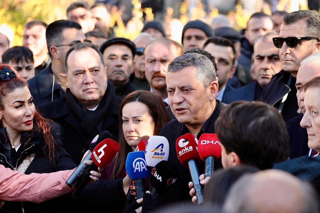 &Ouml;zg&uuml;r &Ouml;zel den CHP li belediyelere &ccedil;ok konuşulacak &ccedil;ağrı: "AK Partili ve MHP li başkanları davet etsinler" 4