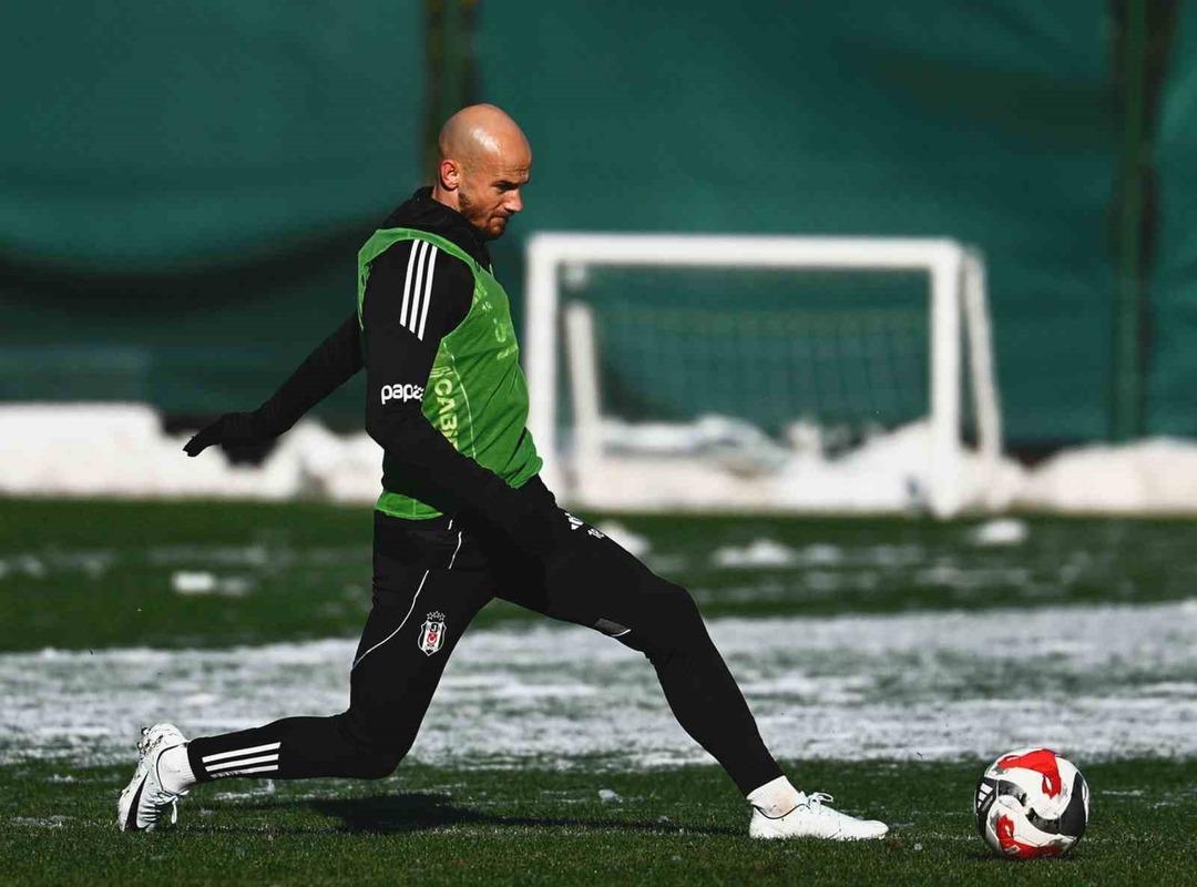 Beşiktaş, Antalya kampı öncesi son idmanını İstanbul’da yaptı 1