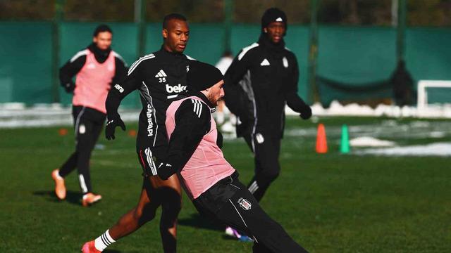 Beşiktaş, Antalya kampı öncesi son idmanını İstanbul’da yaptı