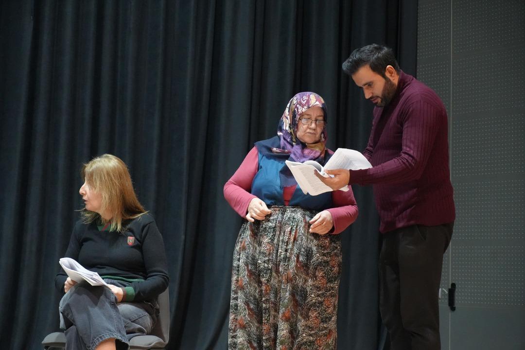 Gündüz temizlik işçisi, akşam sahnenin parlayan yıldızı! 4