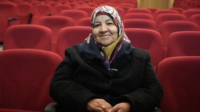 Gündüz temizlik işçisi, akşam sahnenin parlayan yıldızı! 