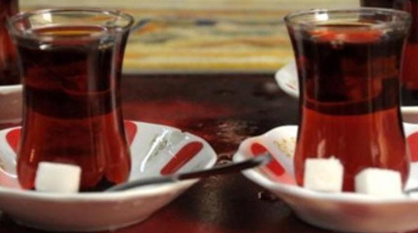 Kamuda çaylar artık tek şekerli