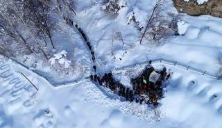 Van&rsquo;da &ccedil;ığ felaketinde hayatını kaybeden kadın son yolculuğuna uğurlandı